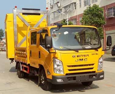 程力威牌CLW5040TFZJ5型防撞緩沖車(chē)