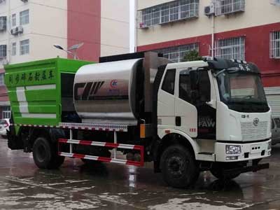 程力威牌CLW5180TFCC6型同步碎石封層車