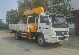 程力威牌CLW5166JSQN5型隨車起重運(yùn)輸車隨車吊