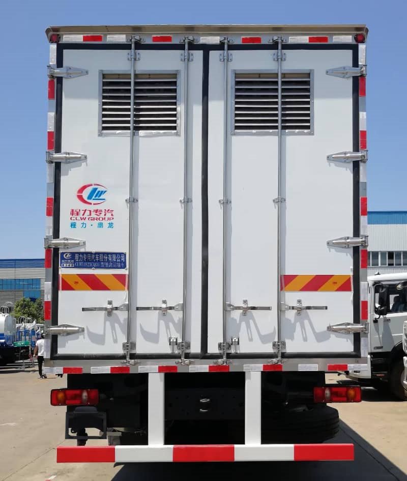 程力威牌CLW5182XCQD5型雛禽運(yùn)輸車