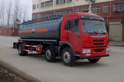 程力威牌CLW5257GFWC5型腐蝕性物品罐式運輸車