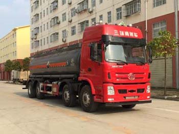 程力威牌CLW5311GFWST5型腐蝕性物品罐式運(yùn)輸車