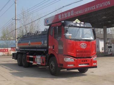 程力威牌CLW5254GFWC5型腐蝕性物品罐式運輸車