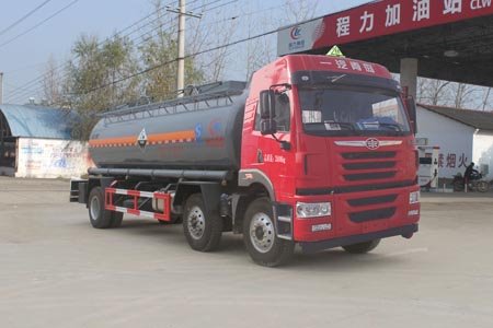 程力威牌CLW5250GFWC5型腐蝕性物品罐式運(yùn)輸車