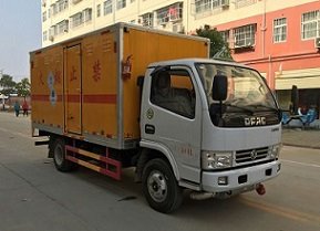 程力威牌CLW5040XDGE5型毒性和感染性物品廂式運(yùn)輸車