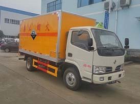 程力威牌CLW5040XFWE5型腐蝕性物品廂式運(yùn)輸車