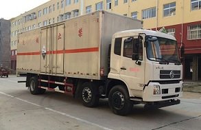 程力威牌CLW5256XFWD5型腐蝕性物品廂式運(yùn)輸車