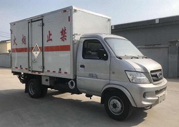 程力威牌CLW5030XZWCH5型雜項危險物品廂式運輸車
