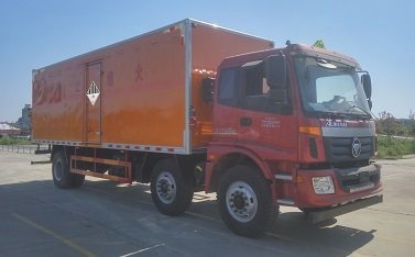 程力威牌CLW5250XZWB5型雜項危險物品廂式運輸車