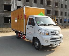 程力威牌CLW5030XZWCD5型雜項(xiàng)危險(xiǎn)物品廂式運(yùn)輸車