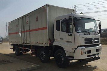 程力威牌CLW5256XZWD5型雜項(xiàng)危險(xiǎn)物品廂式運(yùn)輸車