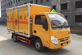 程力威牌CLW5031XRYSH5型易燃液體廂式運(yùn)輸車