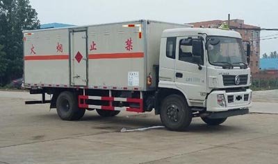 程力威牌CLW5160XRQD5型易燃氣體廂式運輸車