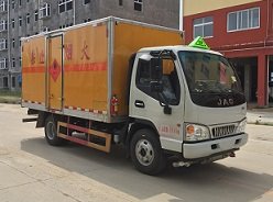 程力威牌CLW5072XRQH5型易燃?xì)怏w廂式運(yùn)輸車(chē)