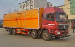 程力威牌CLW5310XRQB5型易燃氣體廂式運輸車
