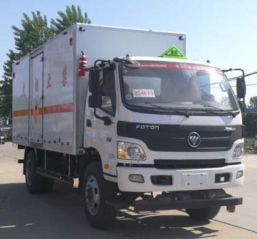 程力威牌CLW5129XRGB5型易燃固體廂式運輸車