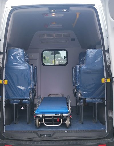 程力威牌CLW5035XJHJX5型救護(hù)車