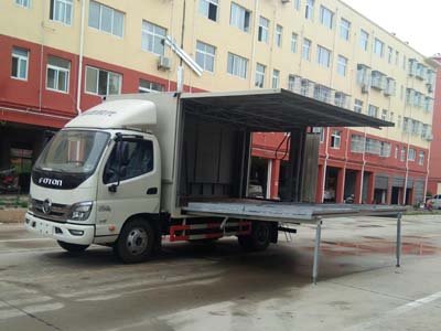程力威牌CLW5043XWTB5型舞臺(tái)車(chē)