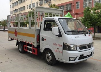 程力威牌CLW5035TQPE5型氣瓶運(yùn)輸車