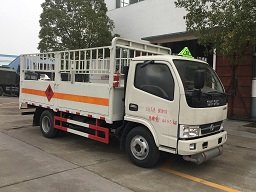 程力威牌CLW5046TQPE5型氣瓶運(yùn)輸車
