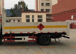 程力威牌CLW5043TQPJ5型氣瓶運(yùn)輸車