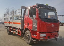 程力威牌CLW5180TQPC5型氣瓶運(yùn)輸車