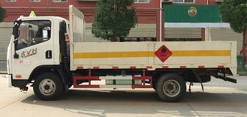 程力威牌CLW5045TQPC5型氣瓶運(yùn)輸車(chē)