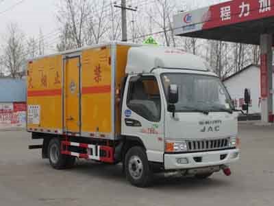 程力威牌CLW5070XQYH5型爆破器材運輸車