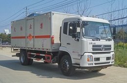 程力威牌CLW5183XQYD5型爆破器材運輸車