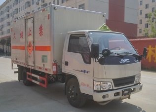 程力威牌CLW5043XQYJ5型爆破器材運輸車
