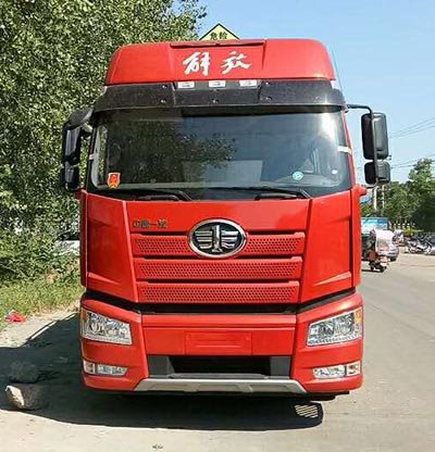 程力威牌CLW5322GYYC5型運(yùn)油車(chē)