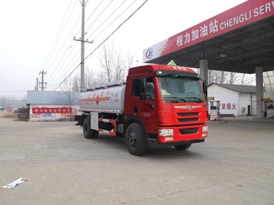 程力威牌CLW5160GYYC5型運(yùn)油車