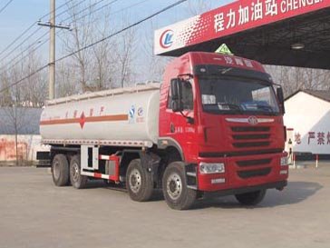 程力威牌CLW5310GYYC5型運(yùn)油車