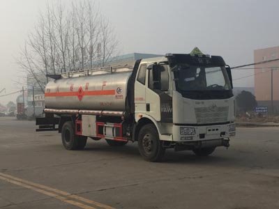 程力威牌CLW5180GJYC5型加油車