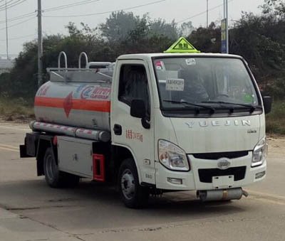 程力威牌CLW5035GJYSH5型加油車