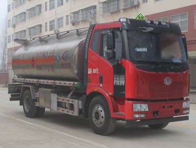 程力威牌CLW5161GYYLC5型鋁合金運(yùn)油車