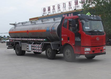 程力威牌CLW5310GYYLCQ5型鋁合金運油車