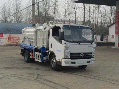 程力威牌CLW5040ZDJK5型壓縮式對(duì)接垃圾車