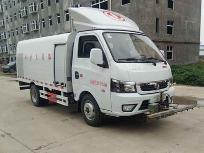 程力威牌CLW5030TYHD5型路面養(yǎng)護(hù)車(chē)