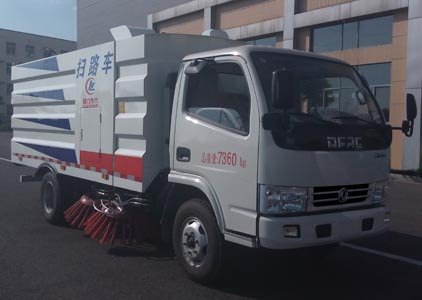 國(guó)五東風(fēng)多利卡D6掃地車