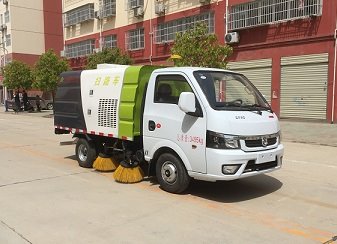程力威牌CLW5030TSLE5型掃路車