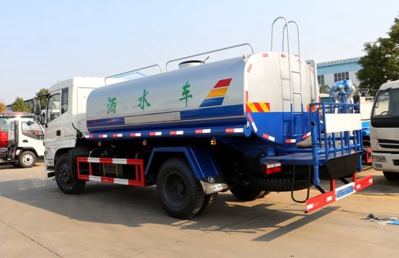 東風(fēng)專底12噸灑水車