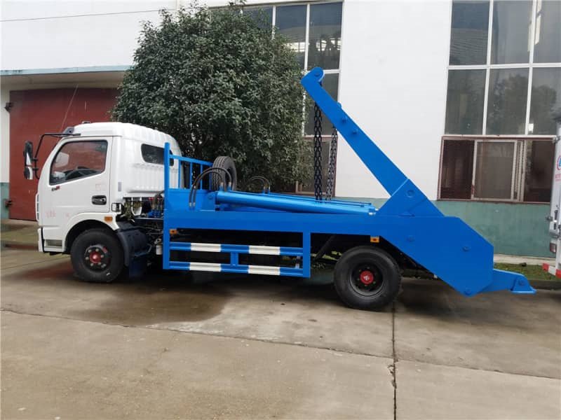 東風(fēng)大多利卡擺臂垃圾車（8方）