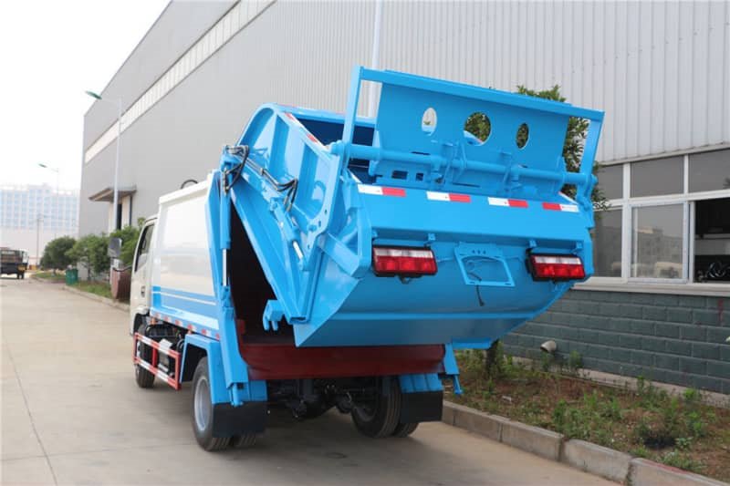東風多利卡5方壓縮式垃圾車