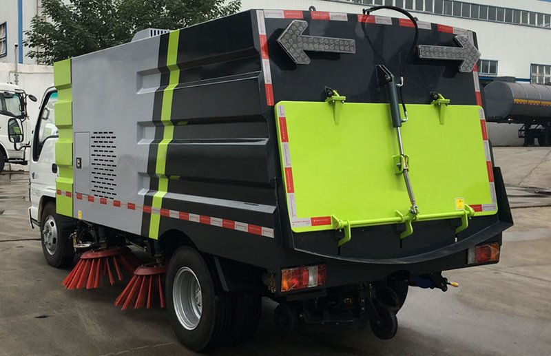 國五五十鈴多功能掃路車