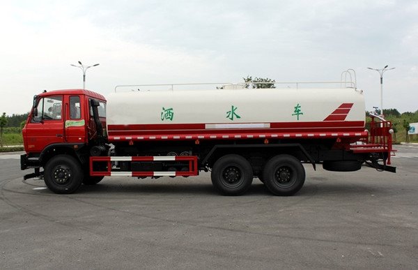 東風(fēng)后雙橋綠化噴灑車