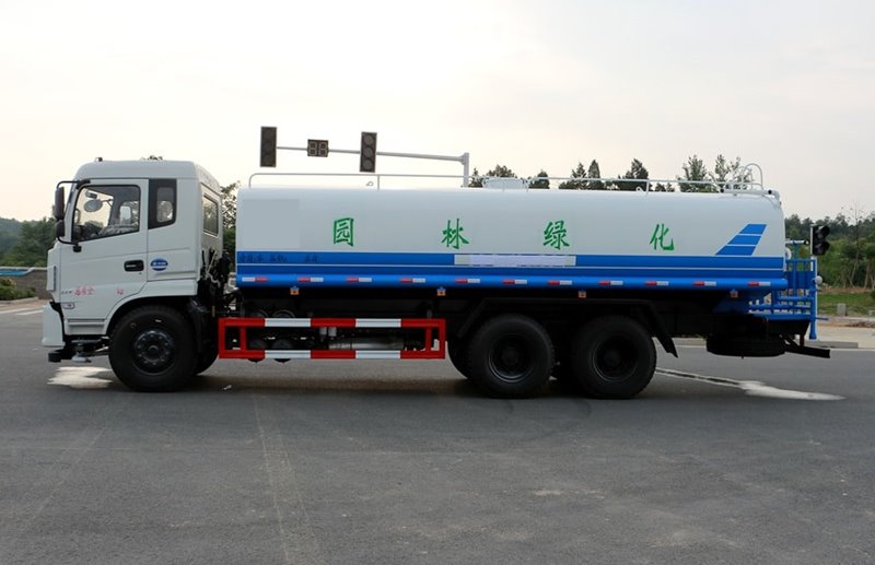 東風153新款20噸灑水車