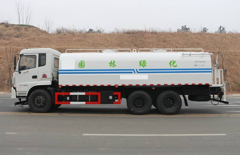 東風(fēng)御龍20噸灑水車