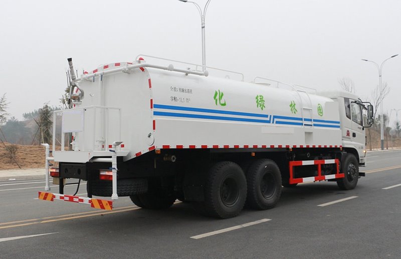 東風(fēng)御龍20噸灑水車