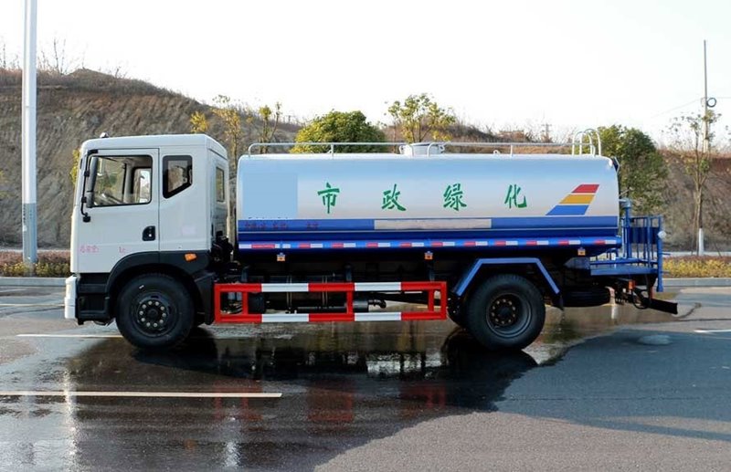 東風(fēng)創(chuàng)普15噸灑水車